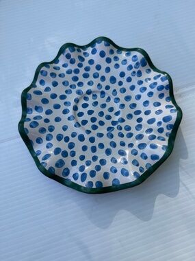 MacKenzie-Childs Blue Dot Ruffled saucer plate with Green Trim